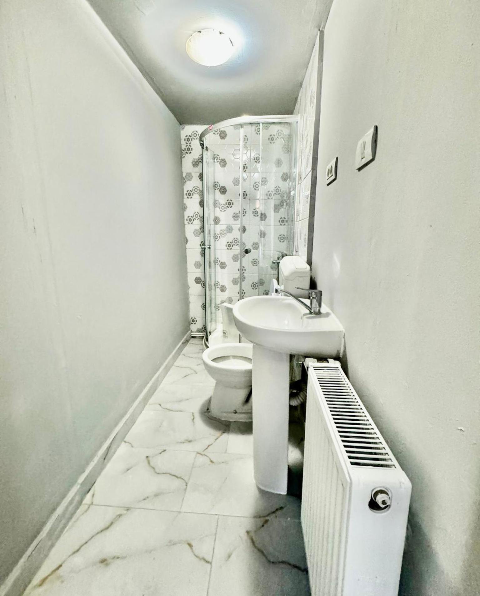 Bed & Breakfast Serbian House *