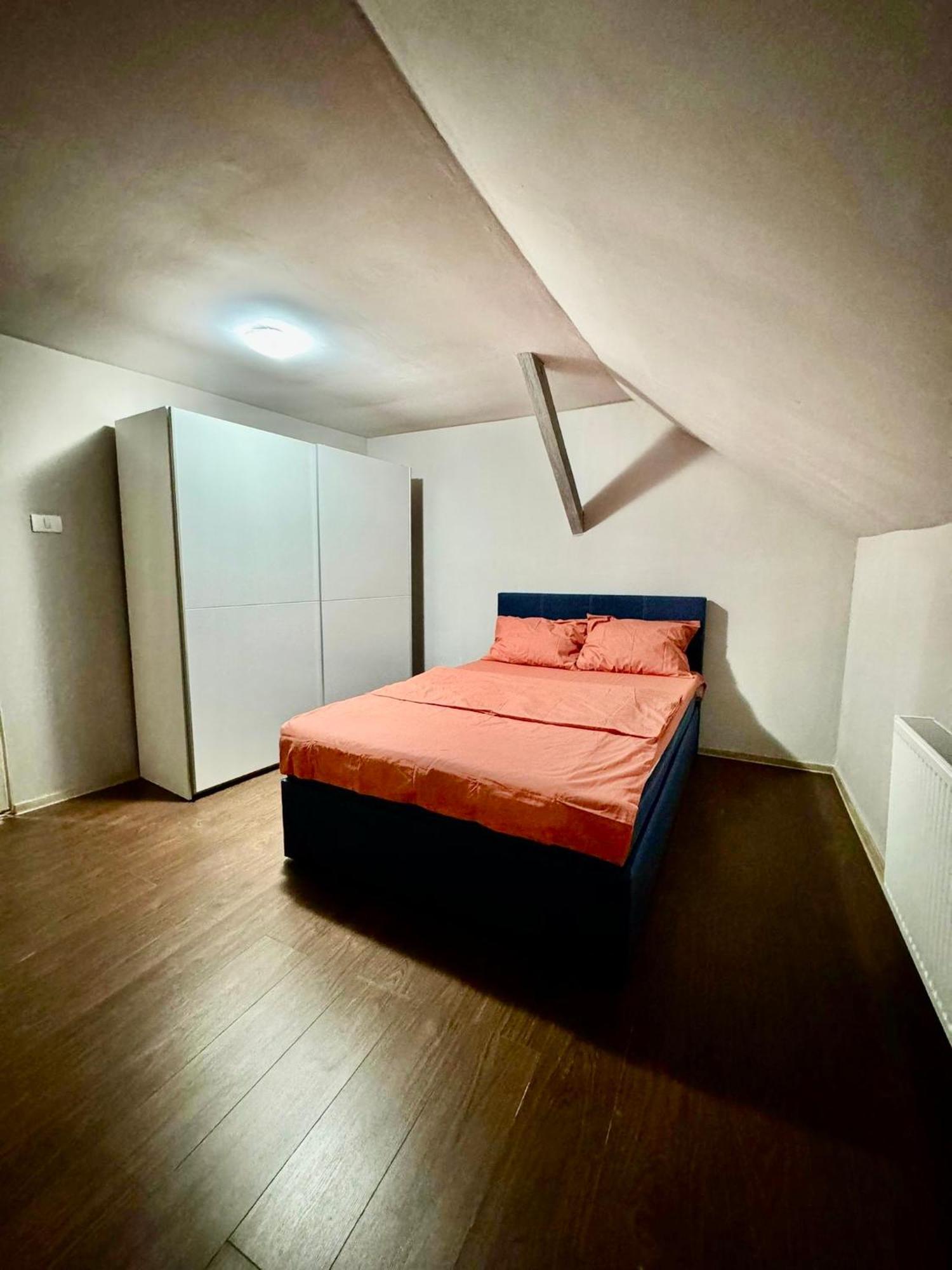 Bed & Breakfast Serbian House